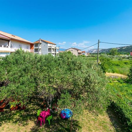 Apartment Dragan I Slavica Lopar Bagian luar foto